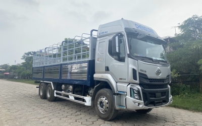 Xe Tải Chenglong 3 Chân Thùng Mui Bạt 8m25