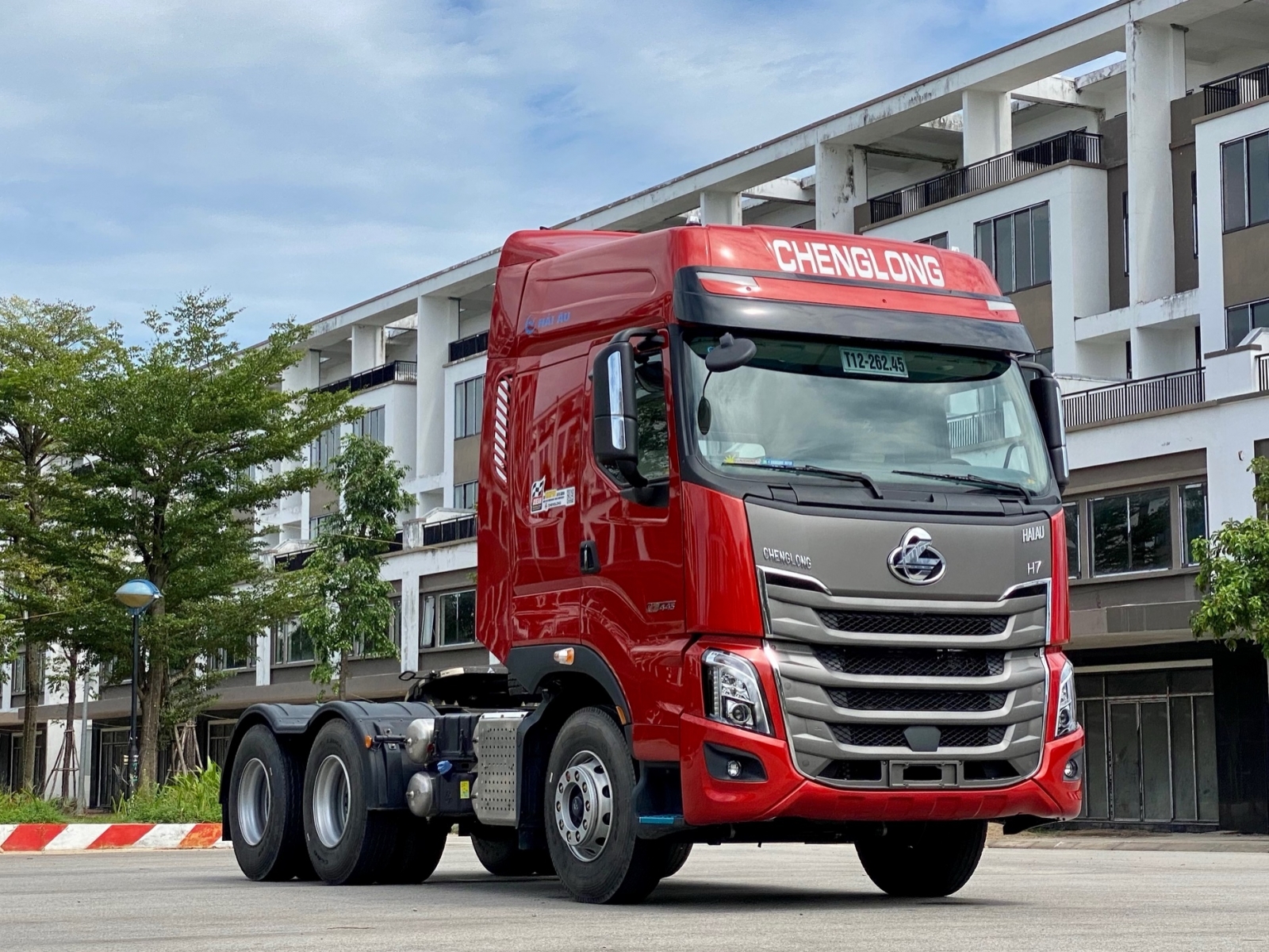 ĐẦU KÉO CHENGLONG H7 445HP LUXS